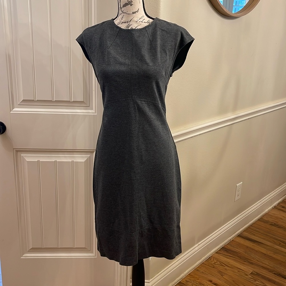 Vintage Banana Republic dress. Size 8  stretchy material charcoal gray color.